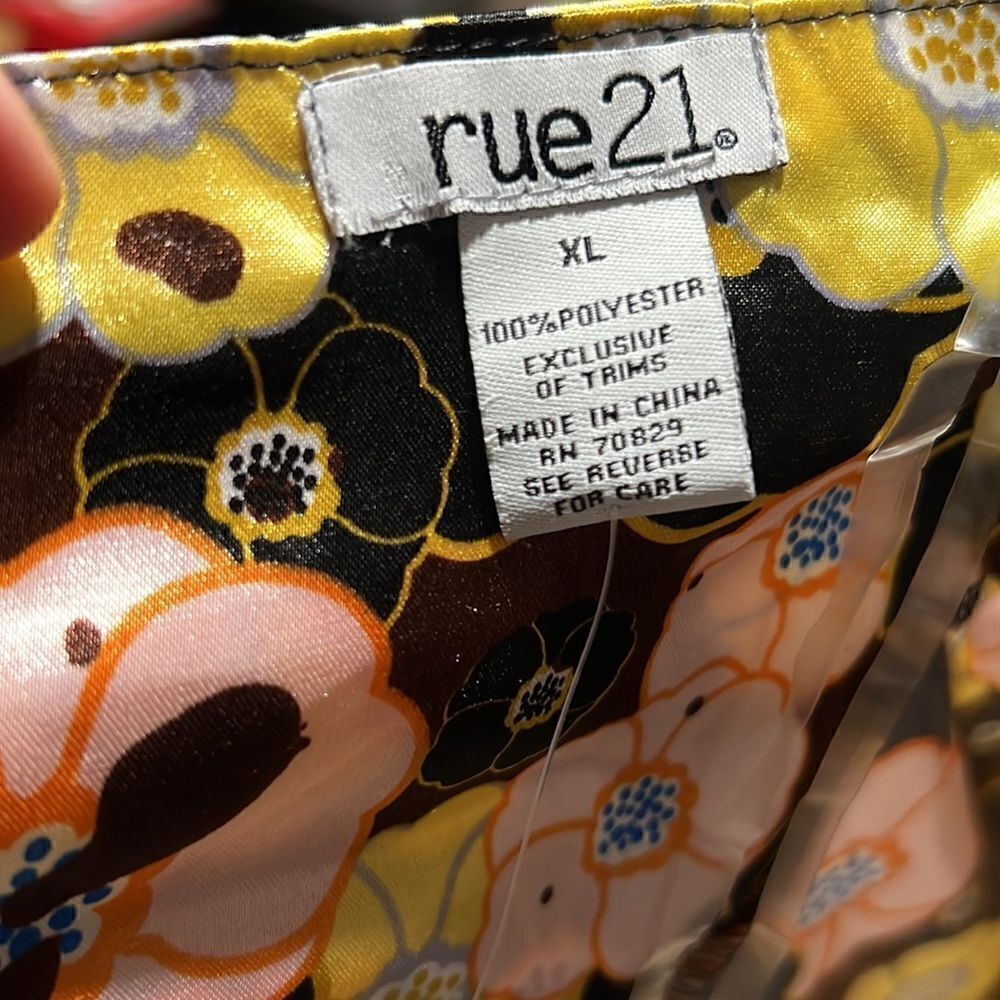 192. Y2K Rue21 Funky Flower bandana top butterfly metal chain halter Size XL NWT - Picture 3 of 4